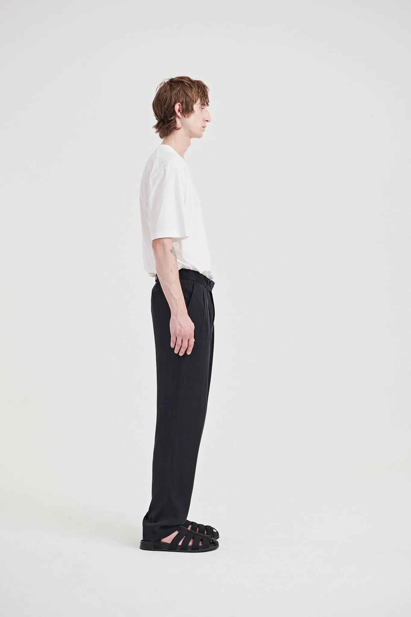 08 / Pleated Vegan silk trousers black