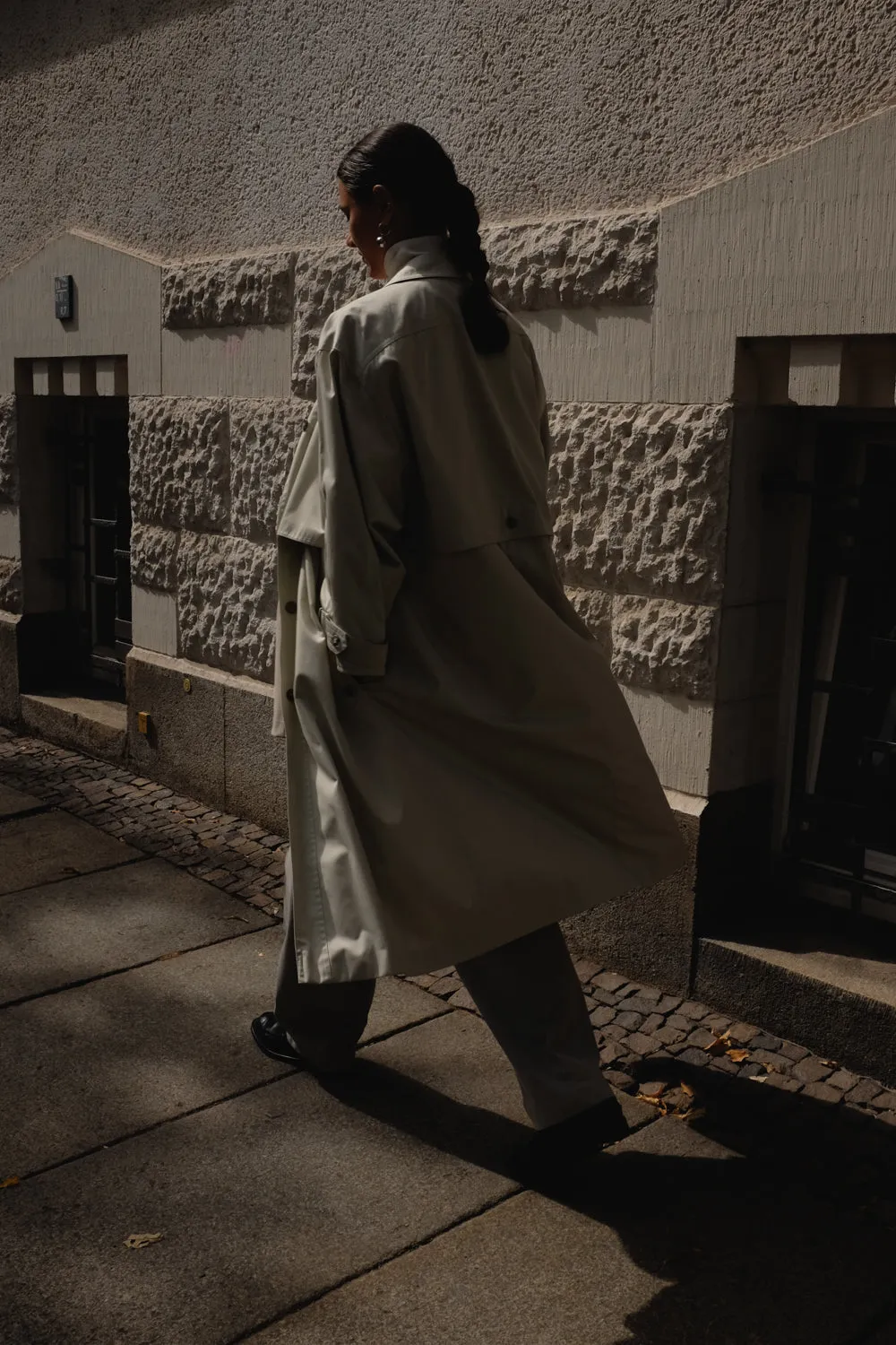 BEIGE VINTAGE BELTED TRENCH COAT