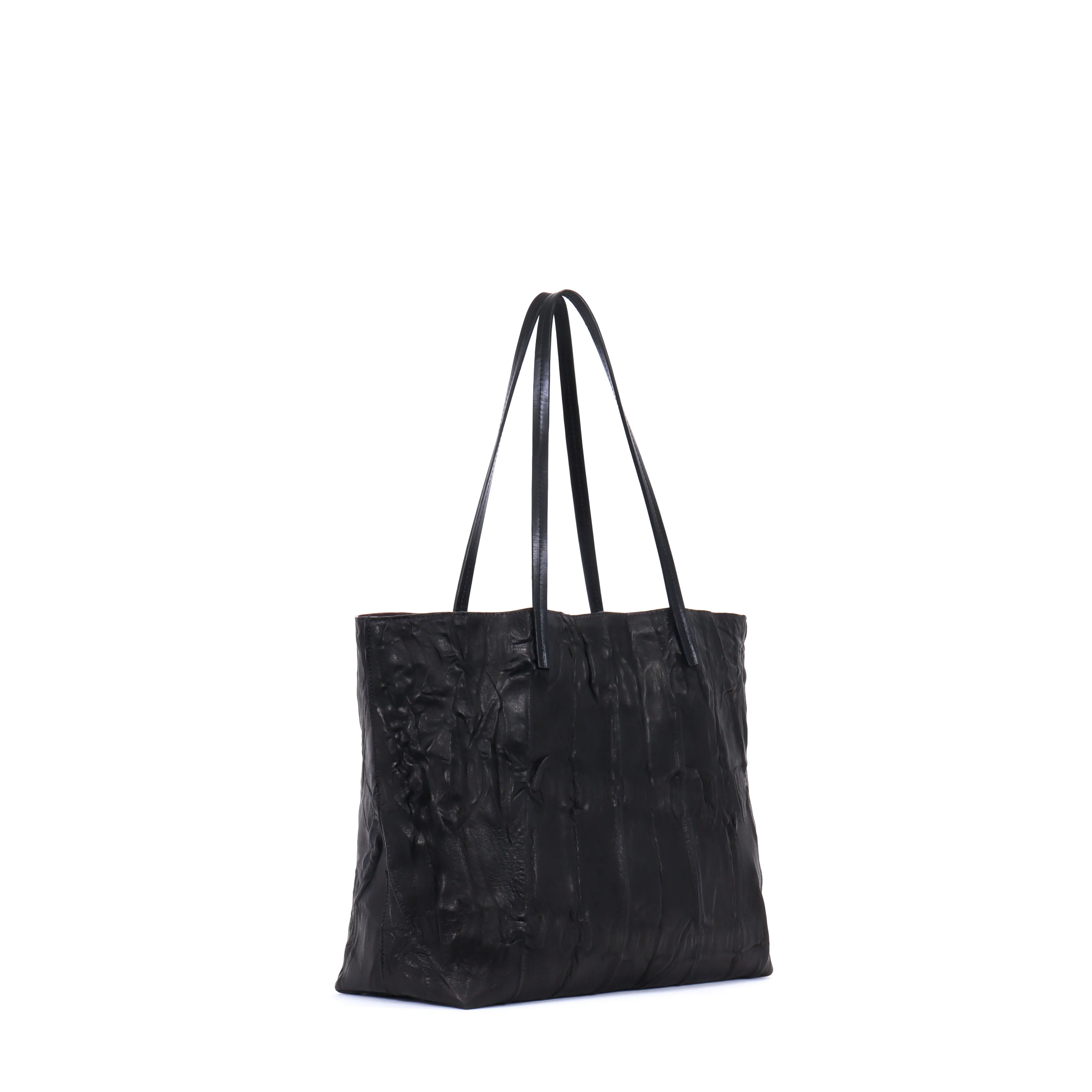 ESSENTIAL TOTE BLACK PLEATED SHEEPSKIN